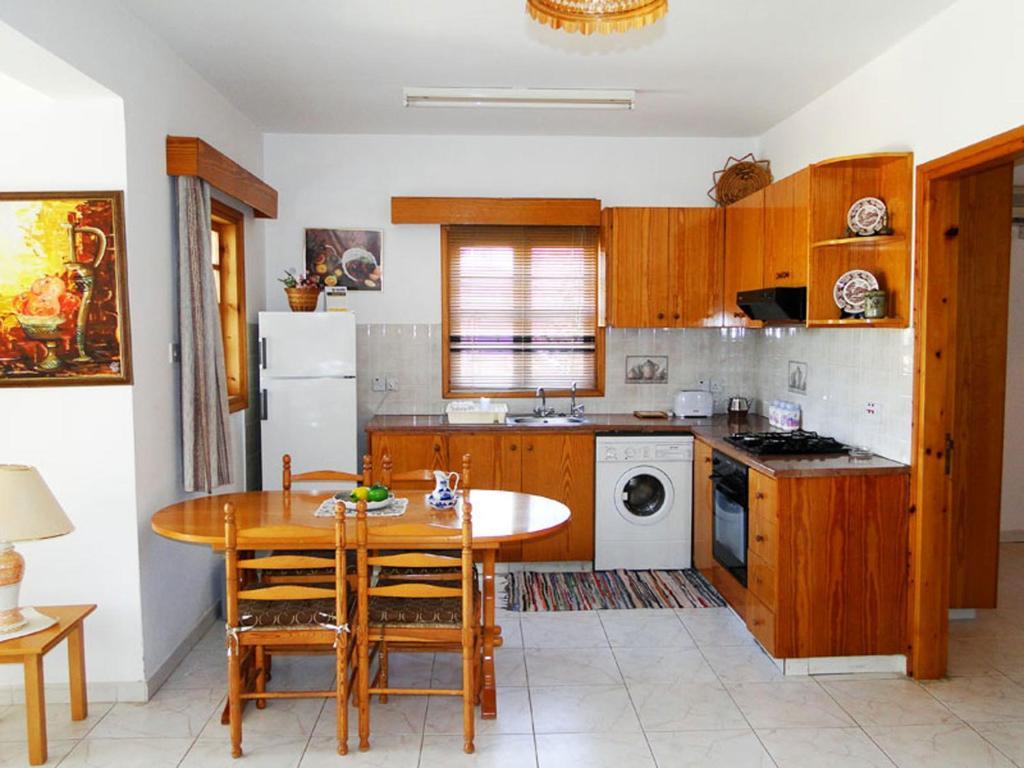 Ampelokipi Holiday Apartments Pissouri Quarto foto